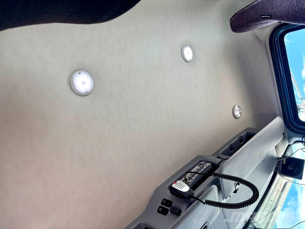 Mack Pinnacle Camiones tractor