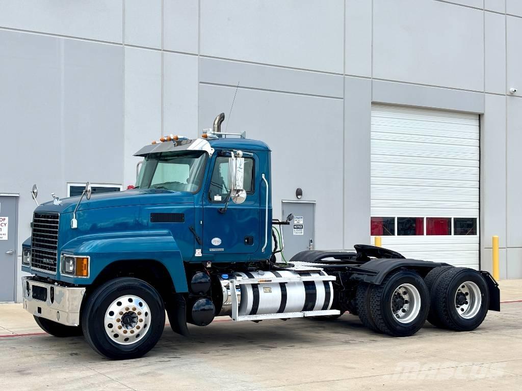 Mack Pinnacle Camiones tractor