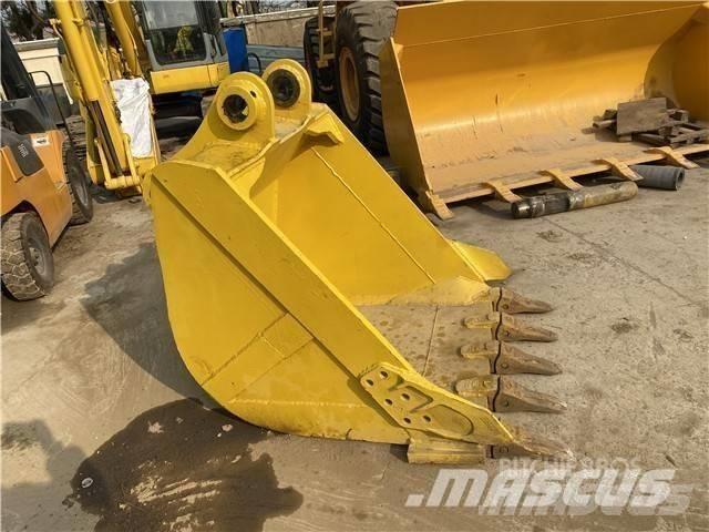 Komatsu PC220-7 Excavadoras sobre orugas