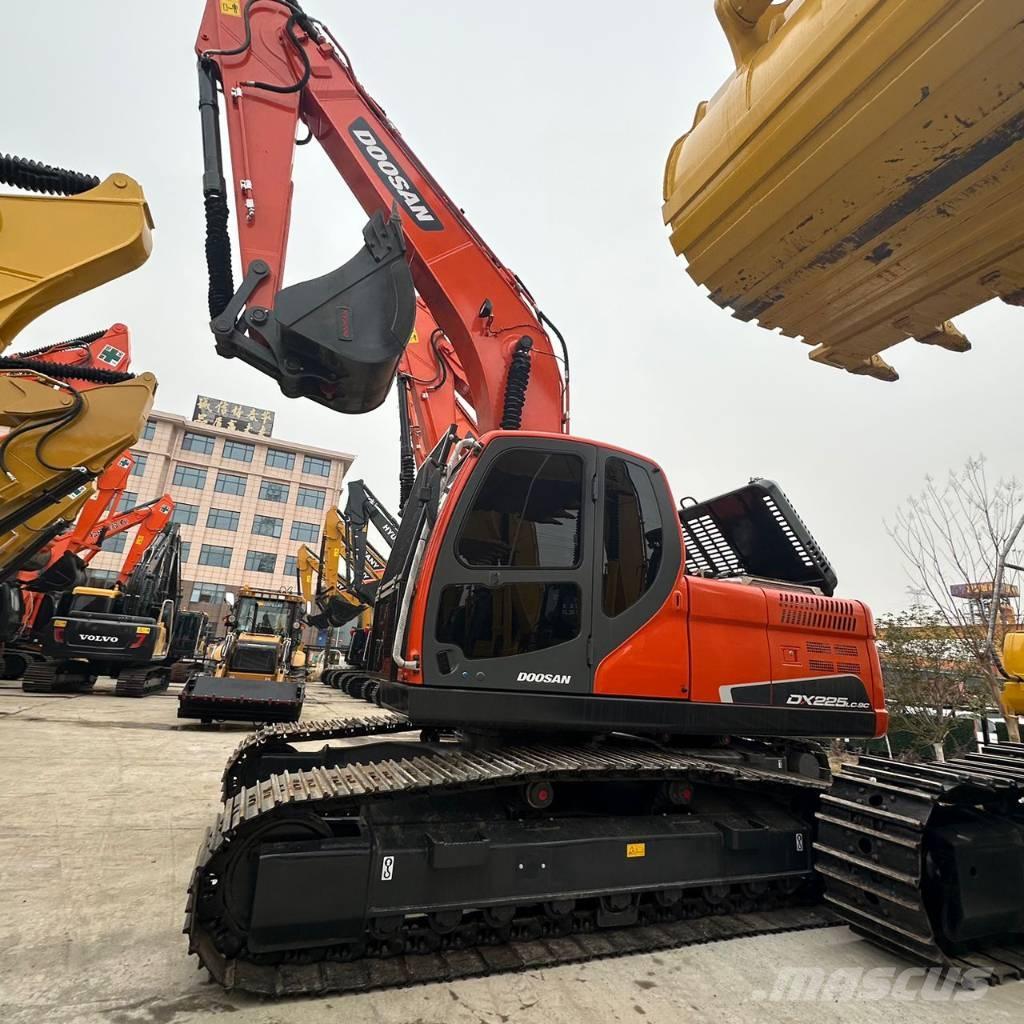 Doosan DX225LC-9C Excavadoras sobre orugas