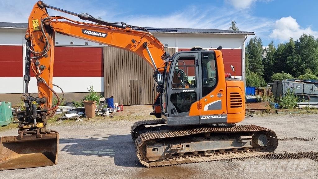 Doosan DX 140 LCR Excavadoras sobre orugas