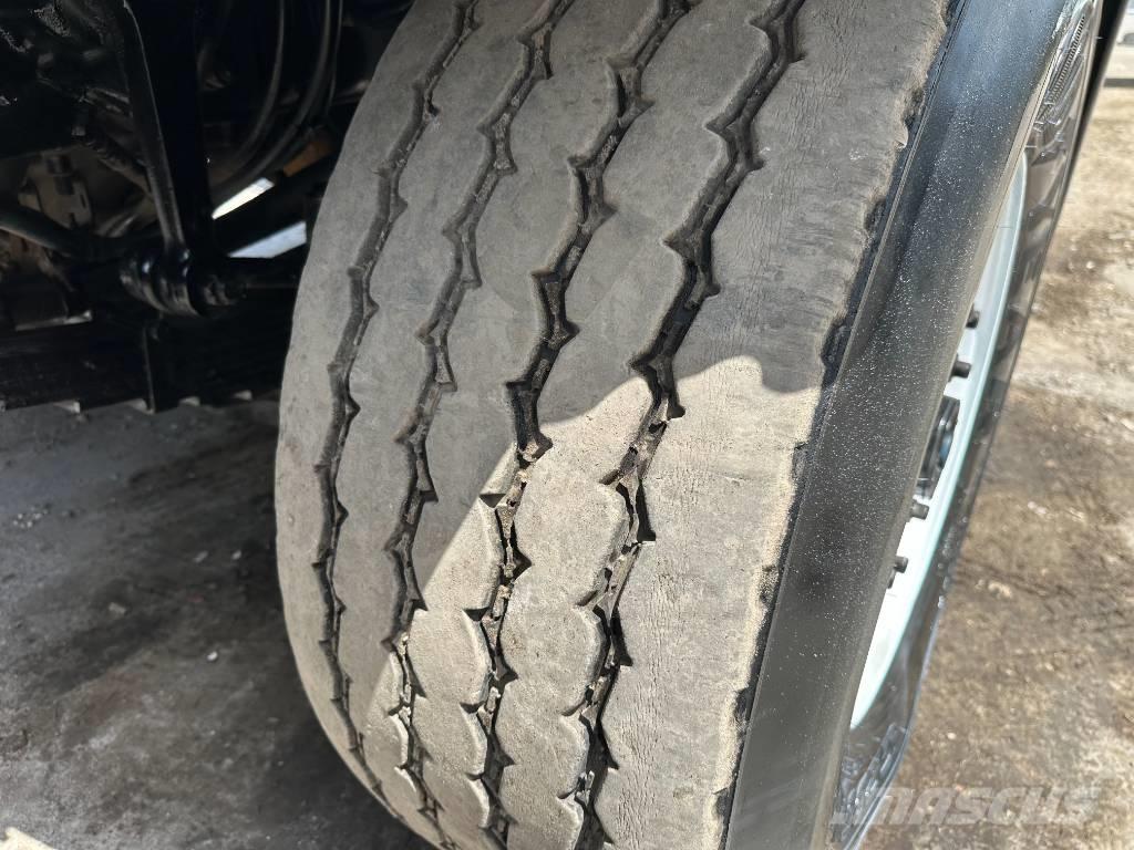 Sterling L 7501 Camiones aspiradores/combi