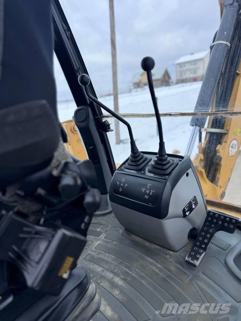 CAT 428 E Retrocargadoras