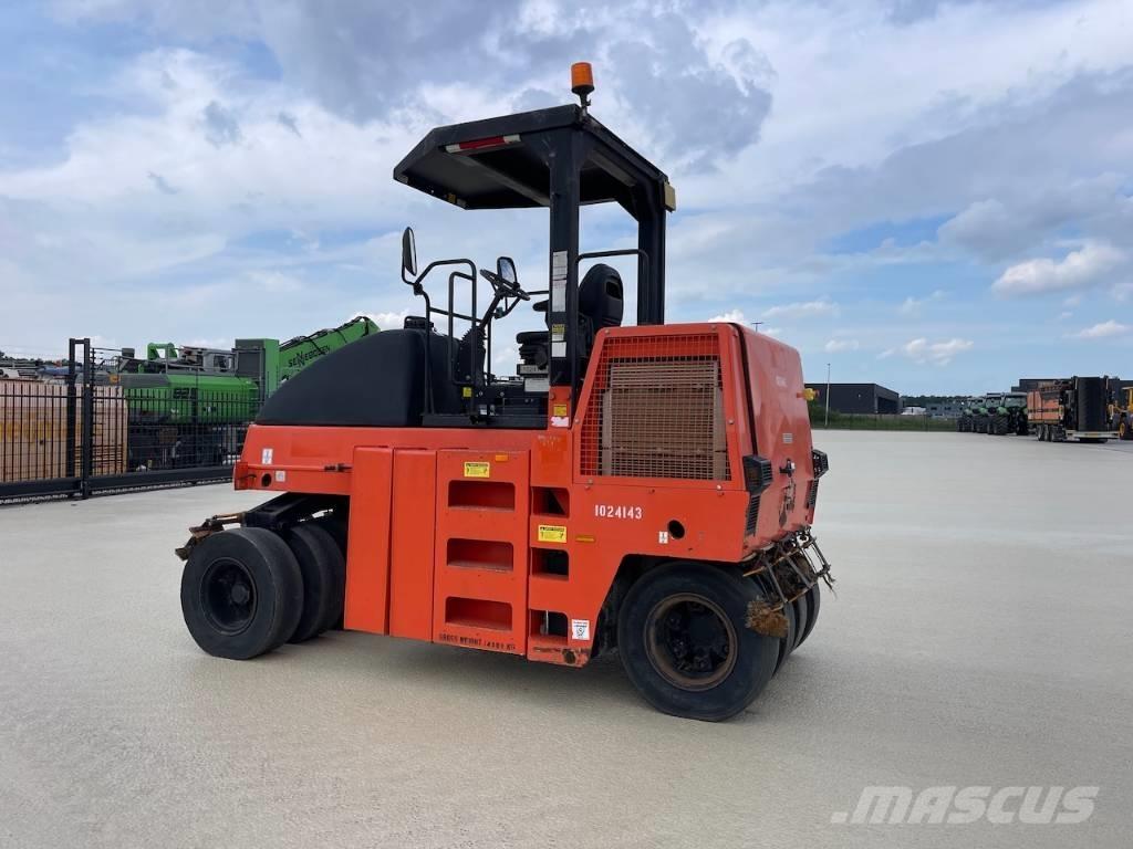 Dynapac CP 142 Rodillos sobre neumáticos