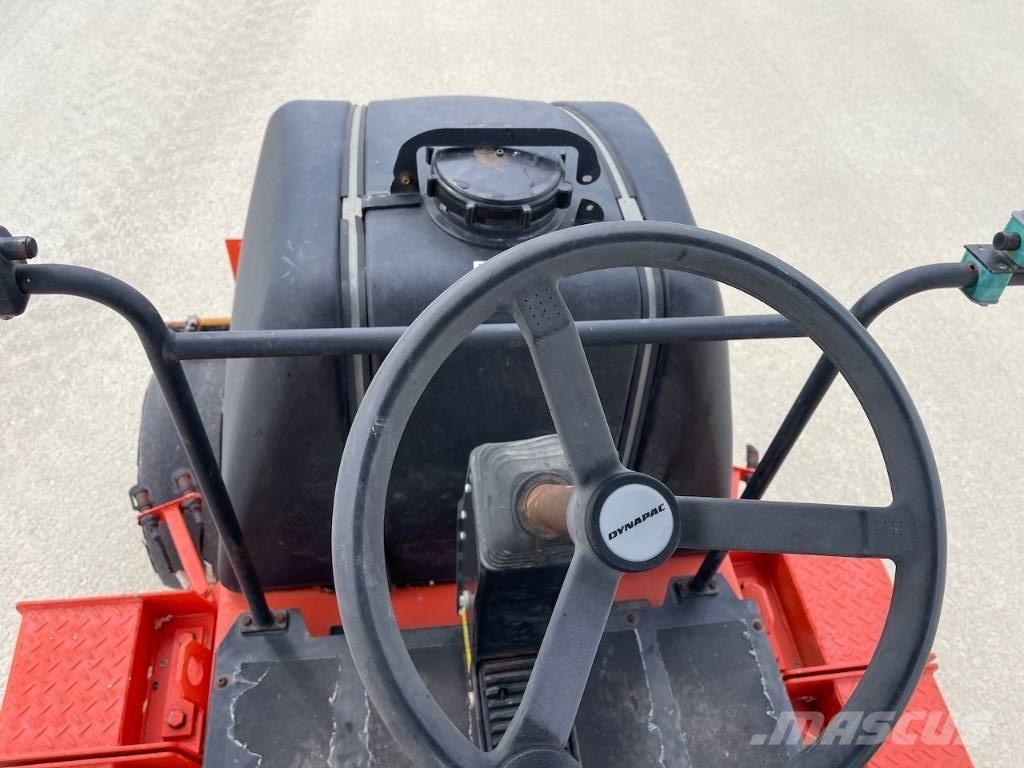 Dynapac CP 142 Rodillos sobre neumáticos