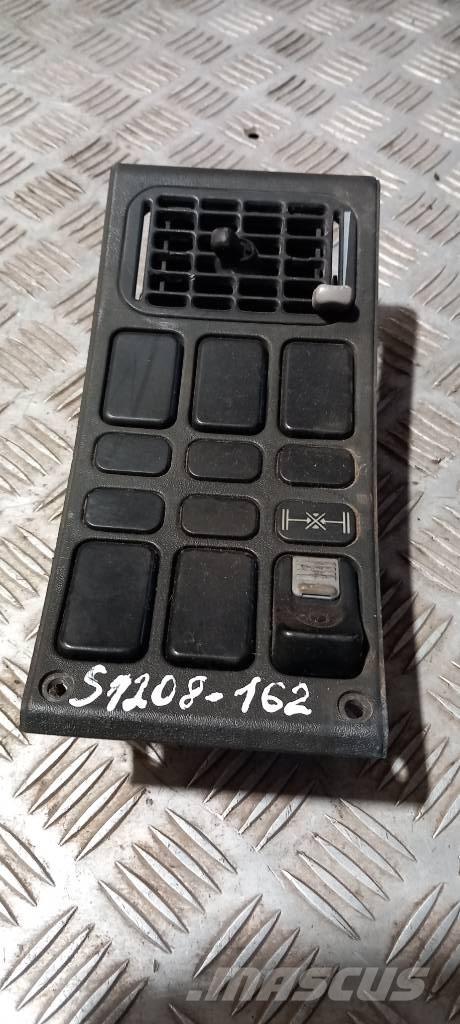 Scania 94 D.   1110904 Cabinas