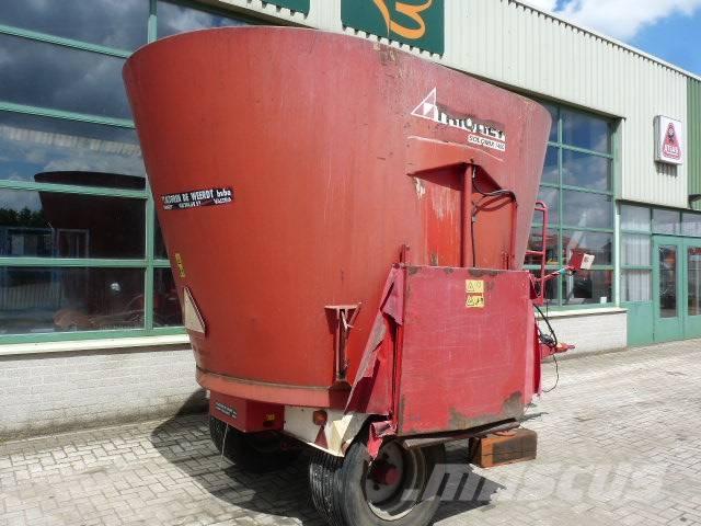 Trioliet SM-14 Alimentadoras de animales