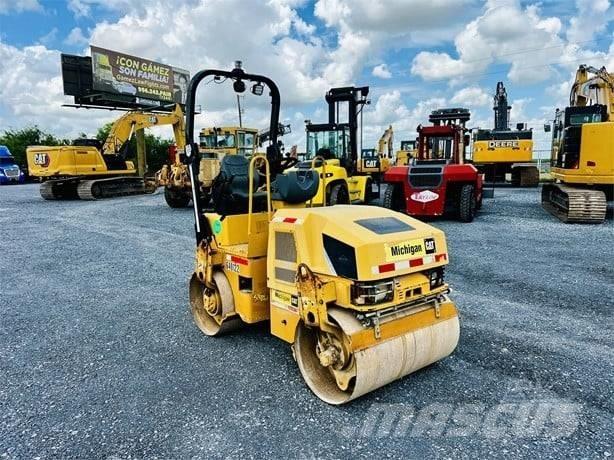 CAT CB 24 Rodillos de doble tambor
