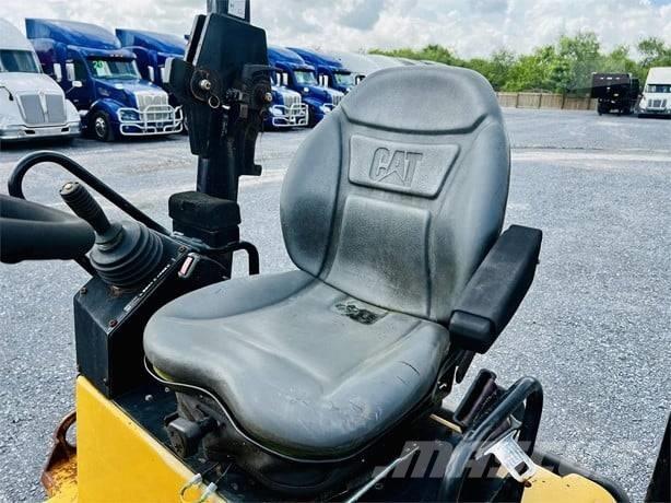 CAT CB 24 Rodillos de doble tambor