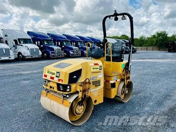 CAT CB 24 Rodillos de doble tambor