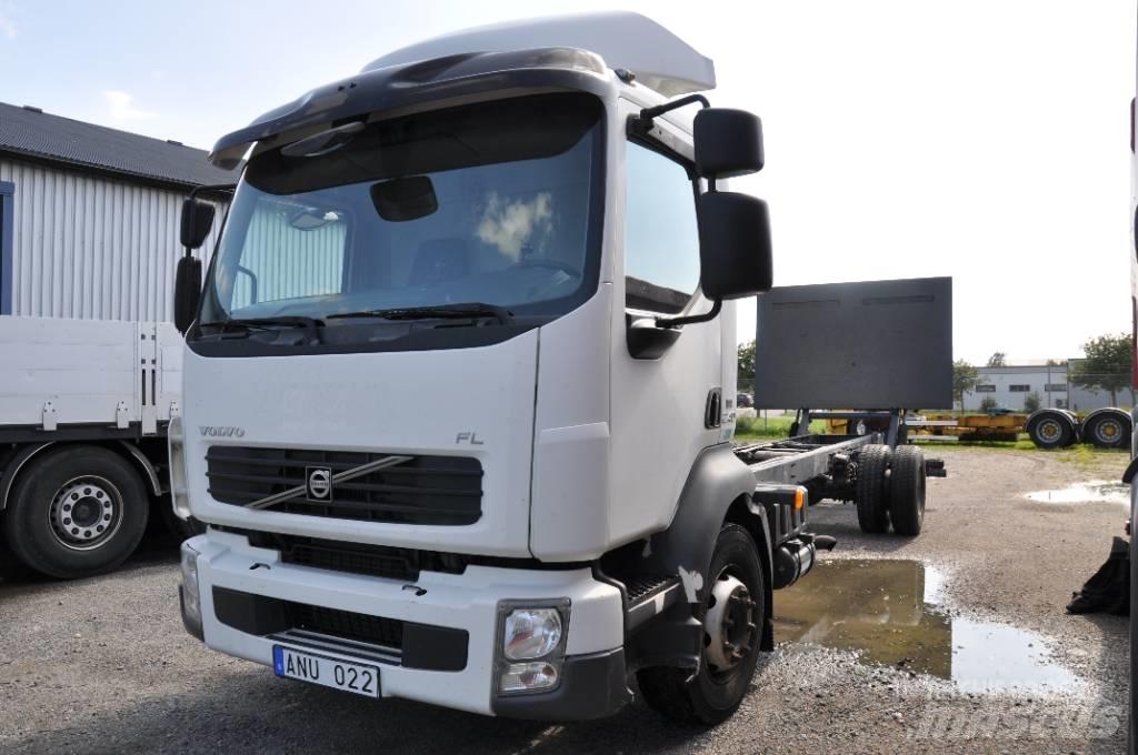 Volvo FL240 4x2 Camiones con chasís y cabina