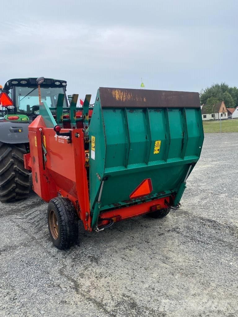 Kverneland KD832 Desmenuzadoras, cortadoras y desenrolladoras de pacas