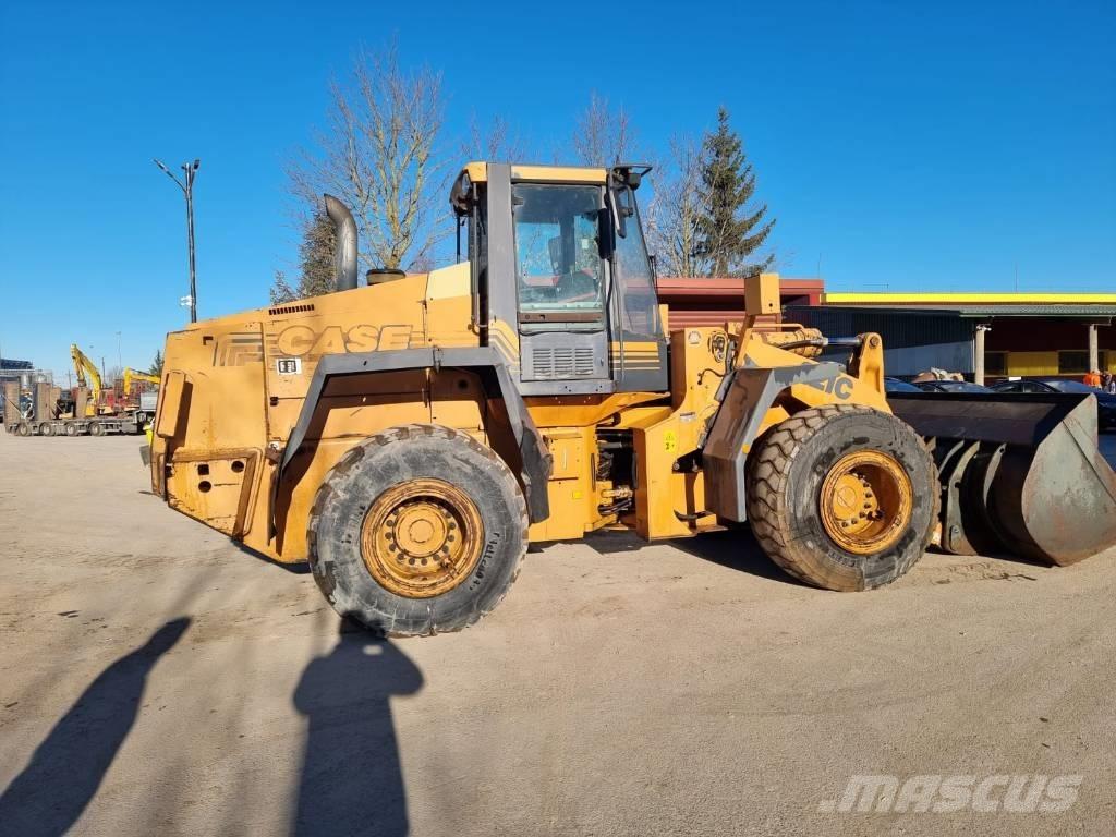 CASE 821 C Cargadoras sobre ruedas