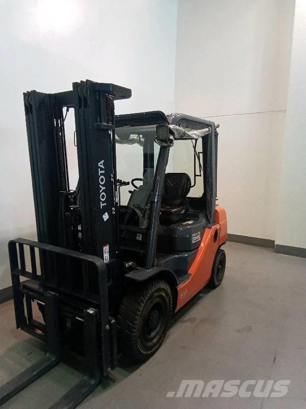 Toyota 8 FDF 25 Camiones diesel