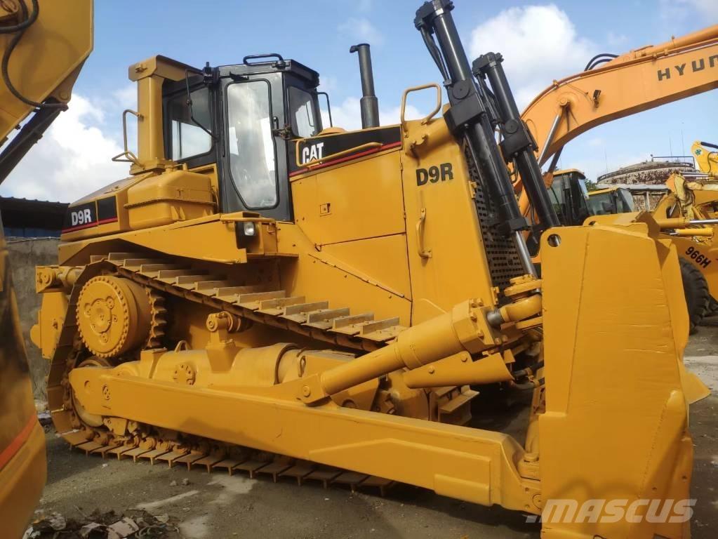 CAT D 9 R Buldozer sobre oruga