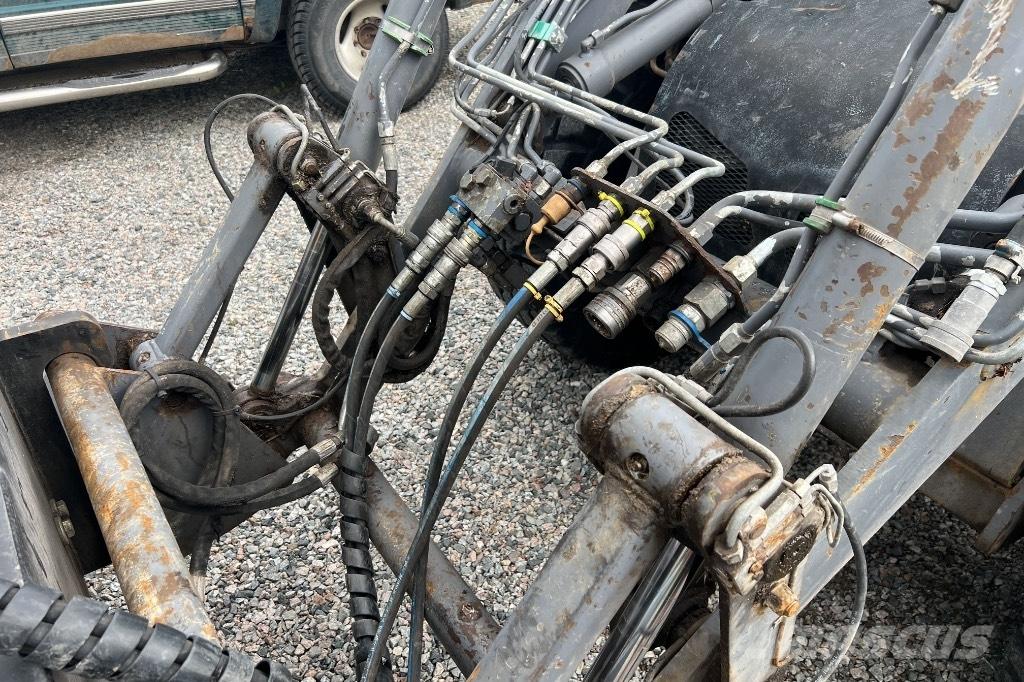 LM Trac 586 Cargadoras de herramientas