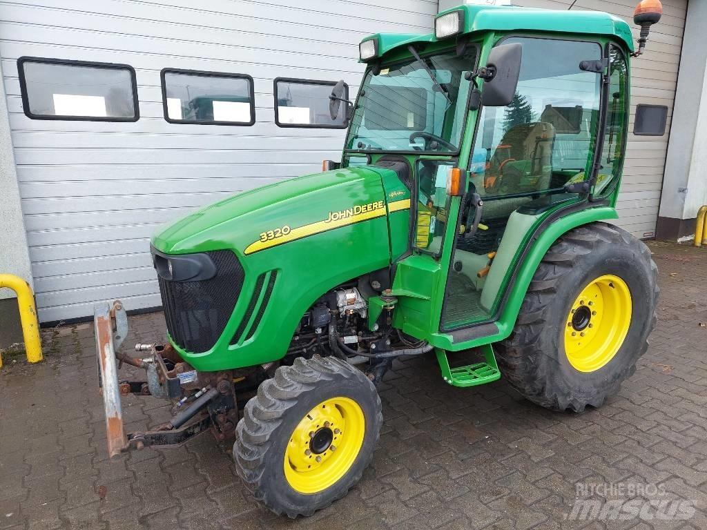 John Deere 3320 Tractores compactos