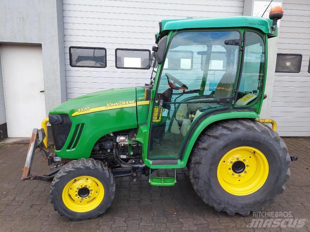 John Deere 3320 Tractores compactos