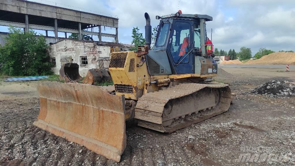 Komatsu D41P-6 Buldozer sobre oruga