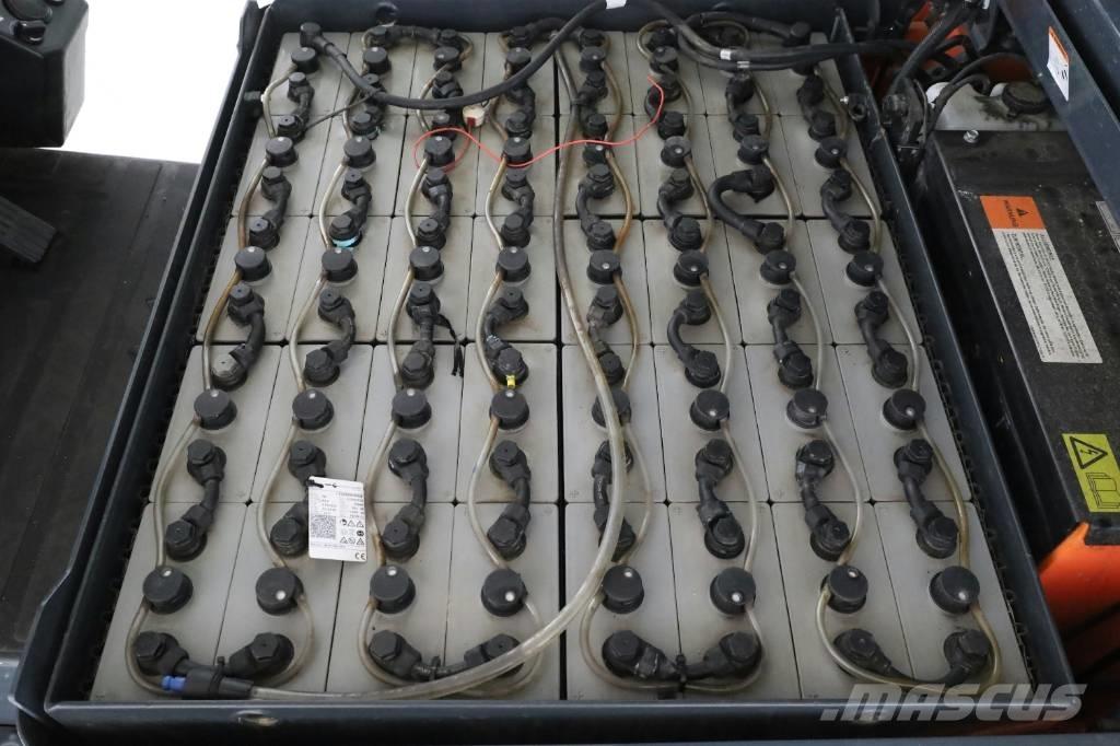 Toyota 8 FBMT 30 Carretillas de horquilla eléctrica