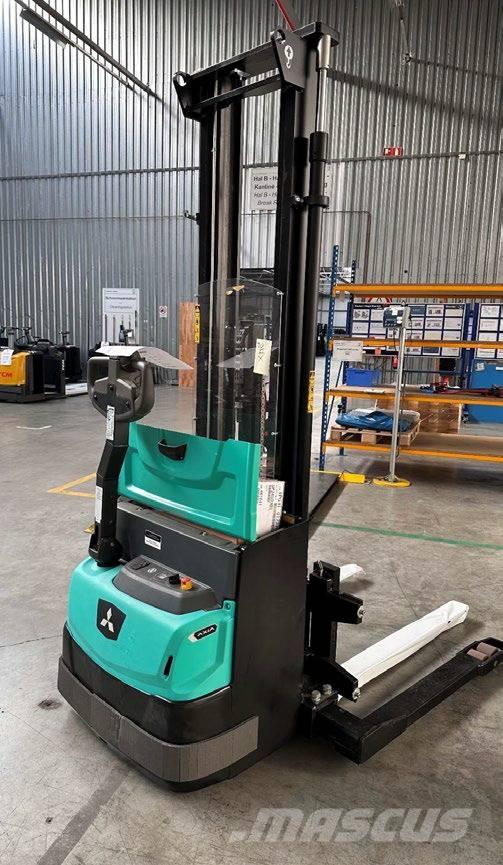 Mitsubishi SBP16N3S Montacargas manual