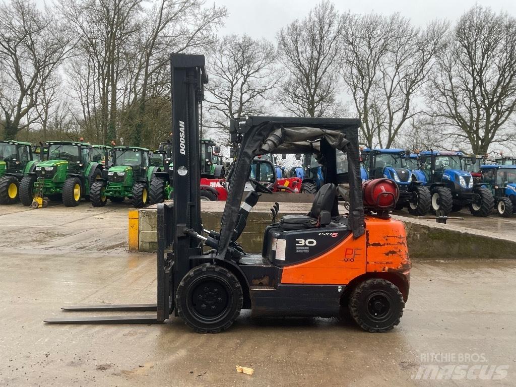 Doosan G30 Camiones LPG