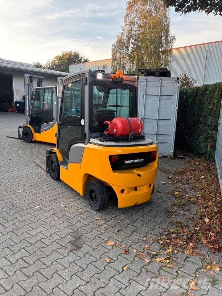 Jungheinrich TFG 425 Camiones LPG