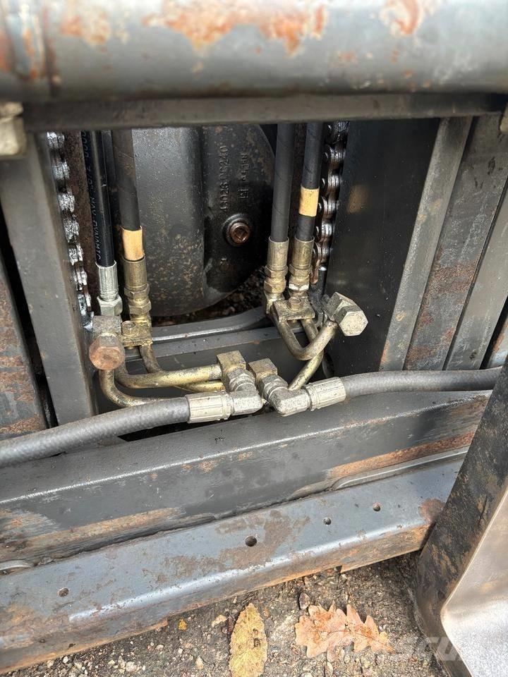 Nissan UGD02 A 30 PQ Camiones LPG