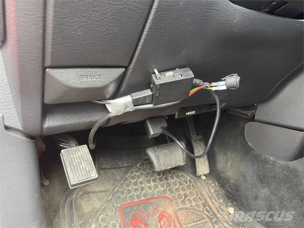 Dodge Ram 2500 Caja abierta/laterales abatibles