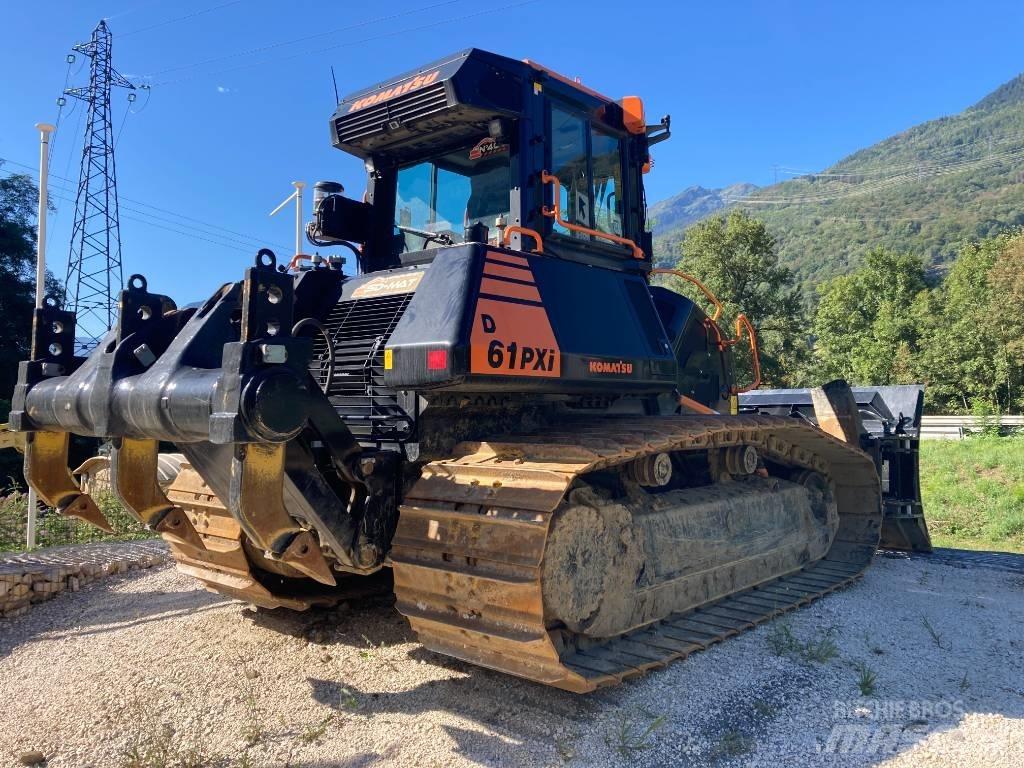 Komatsu D61PXI-24E0 Buldozer sobre oruga