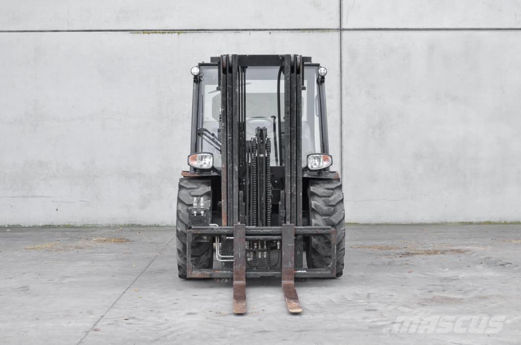 Manitou MC 25-4 D Camiones diesel