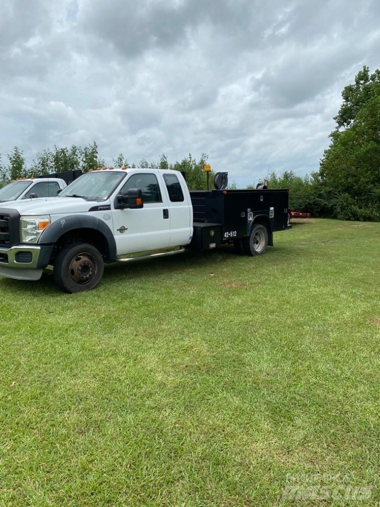 Ford F 550 Caja abierta/laterales abatibles