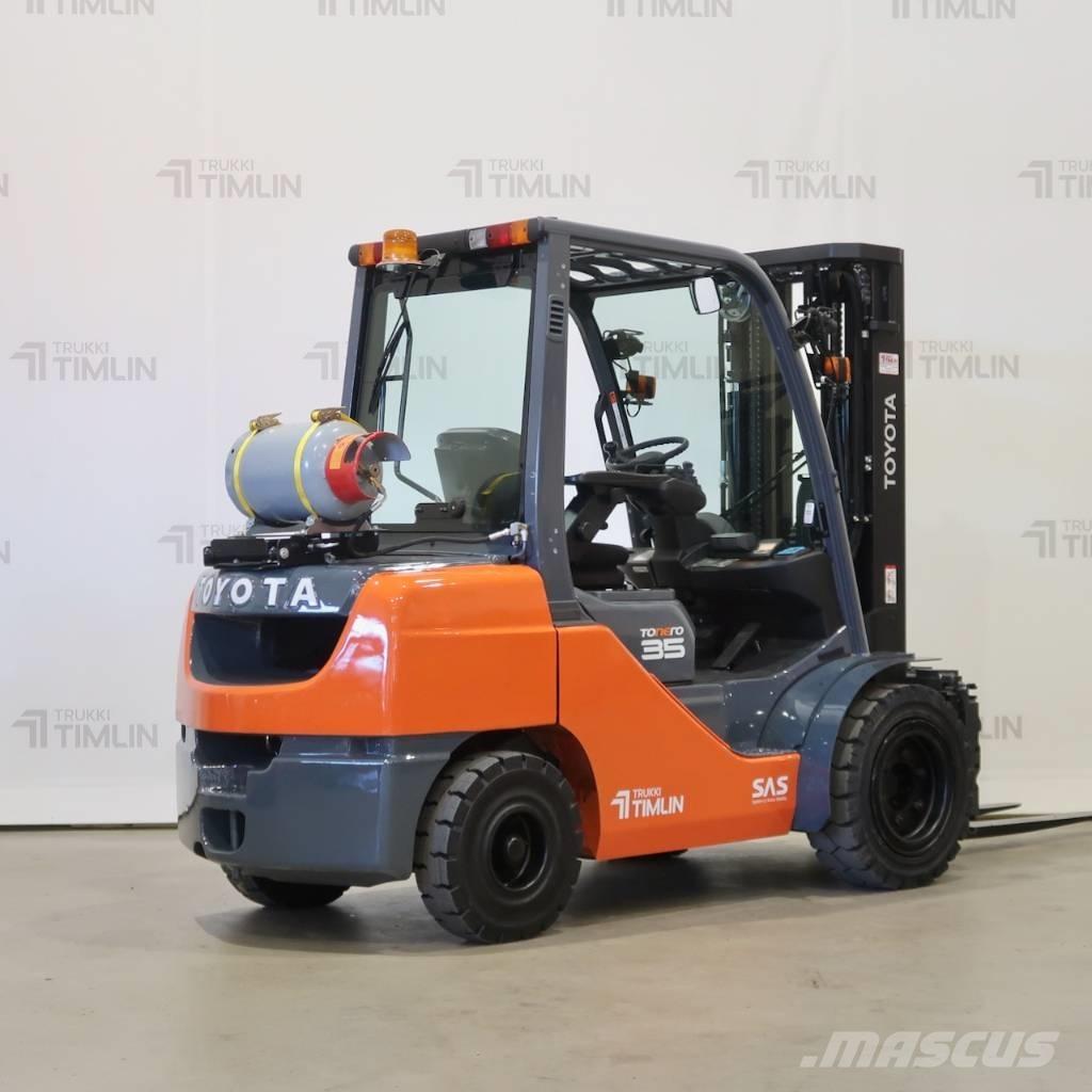 Toyota 02-8FGJF35 Camiones LPG