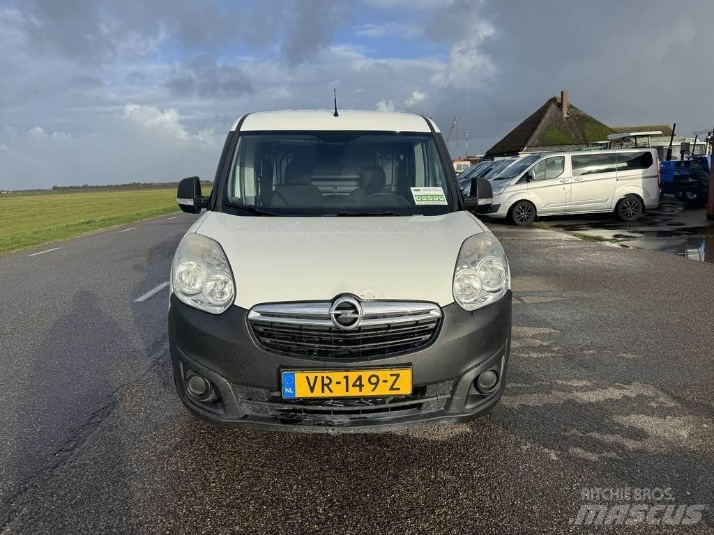 Opel Combo Vehículos de caha cerrada