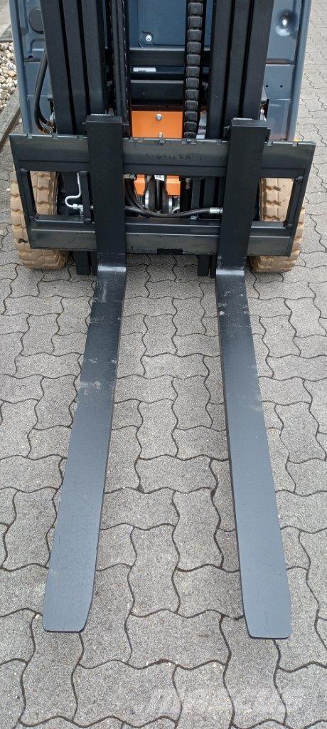 Toyota 8FBM16T Carretillas de horquilla eléctrica