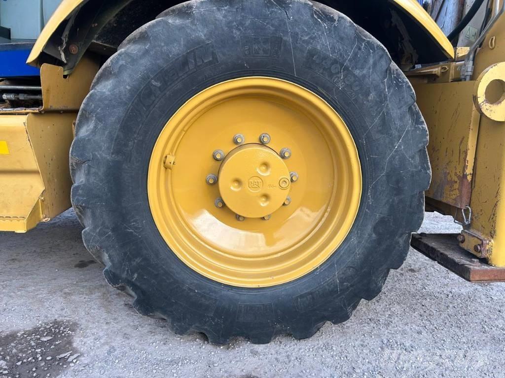 CAT 442 E Retrocargadoras