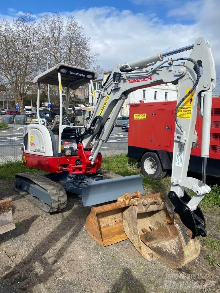 Takeuchi TB225 Miniexcavadoras