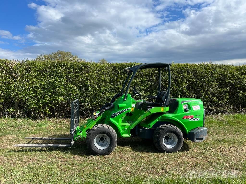 Avant 755 i Minicargadoras