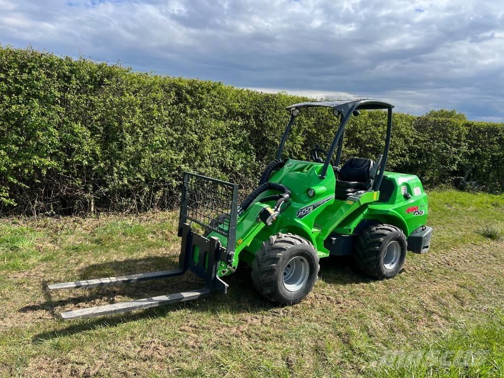 Avant 755 i Minicargadoras