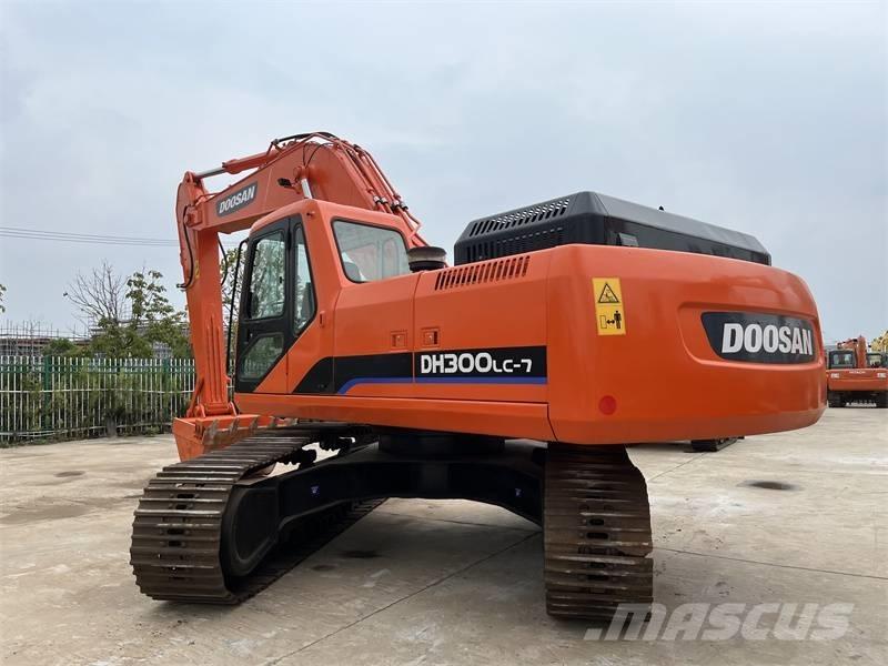 Doosan 300 Excavadoras sobre orugas