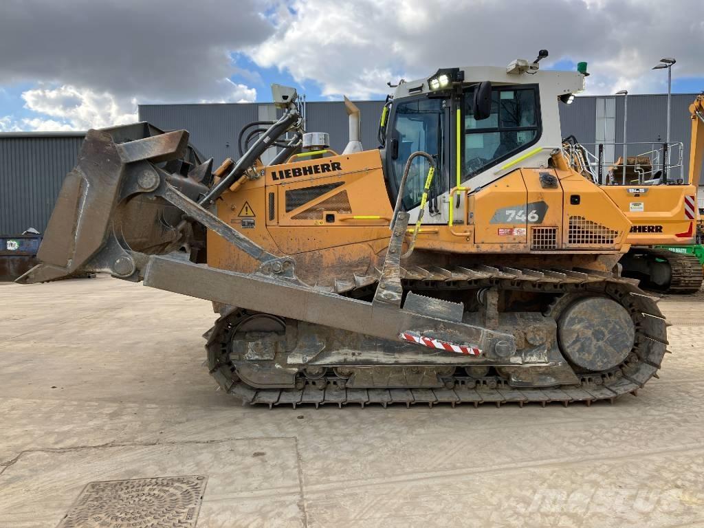 Liebherr PR 746 Buldozer sobre oruga