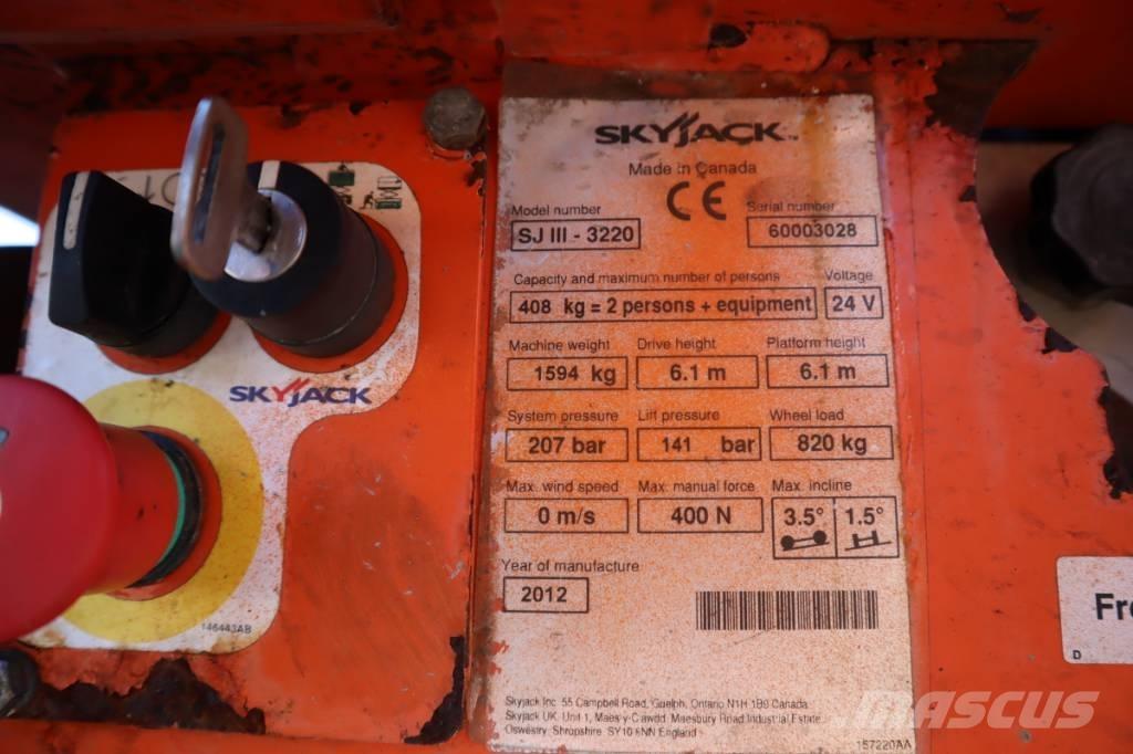 SkyJack SJ III 3220 Plataformas tijera