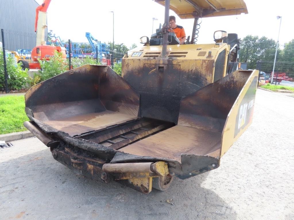 CAT AP 300 Asfaltadoras