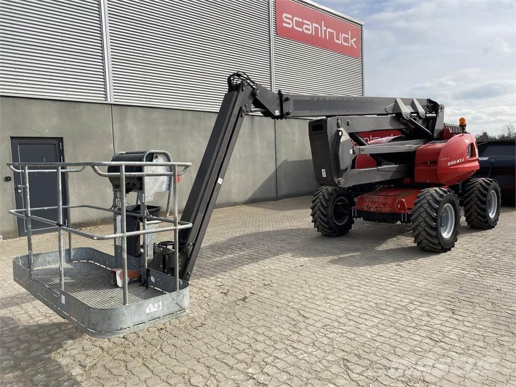 Manitou 200ATJRC Plataformas con brazo de elevación manual