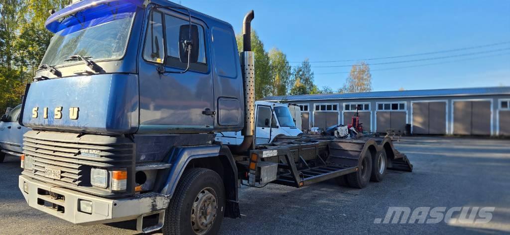 Sisu SM 300 Camiones de transporte de maquinaria forestal