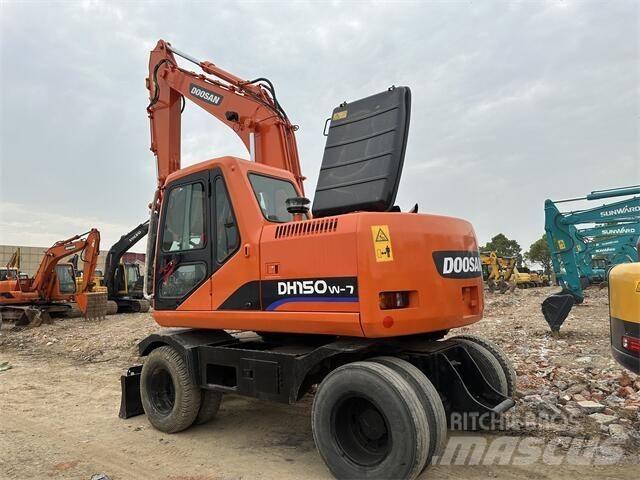 Doosan DH150W Excavadoras de ruedas