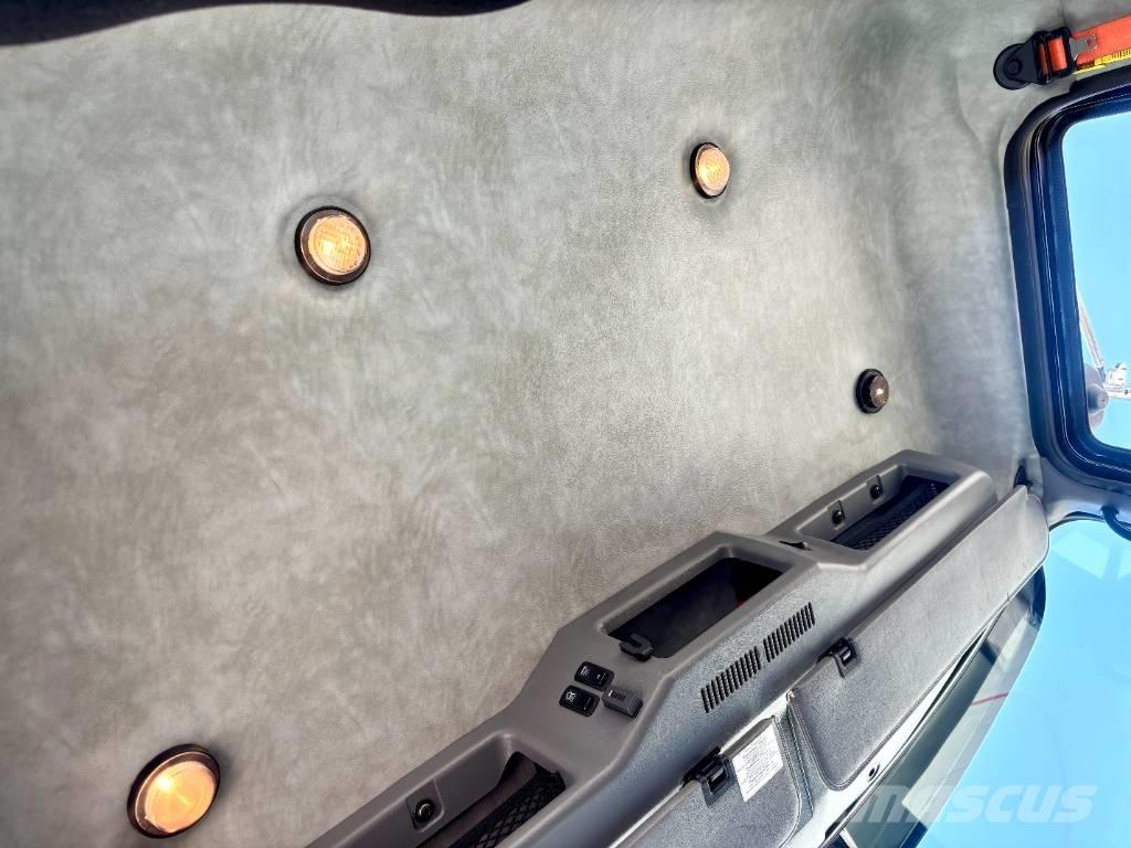 Mack CHU 613 Camiones tractor