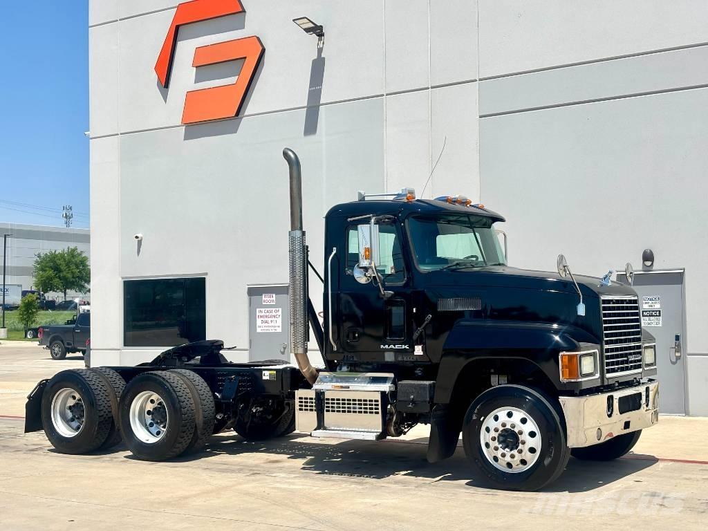 Mack CHU 613 Camiones tractor