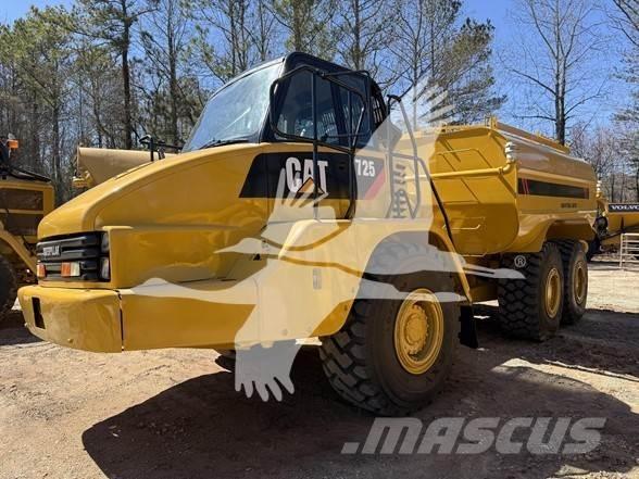 CAT 725 Camiones cisterna