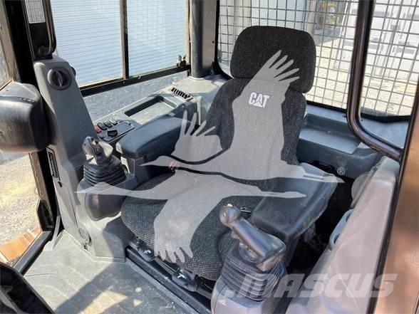 CAT D5K2 LGP Buldozer sobre oruga